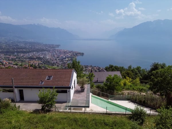Villa d'exception de 6,5 pièces dans un cadre résidentiel privilégié ! 1