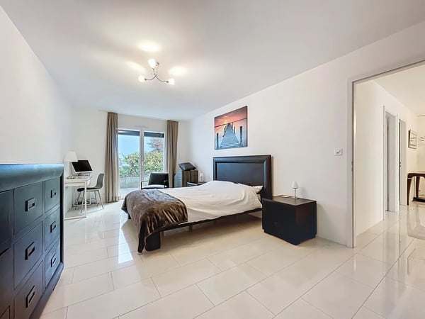 Spacieux 4.5 pièces dans résidence moderne avec balcon et terrasse 5