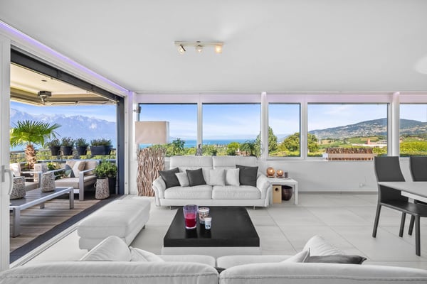 Magnifique appartement avec vue imprenable sur le la 3