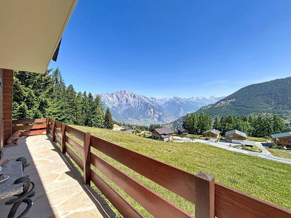 Chalet avec vue à couper le souffle 12