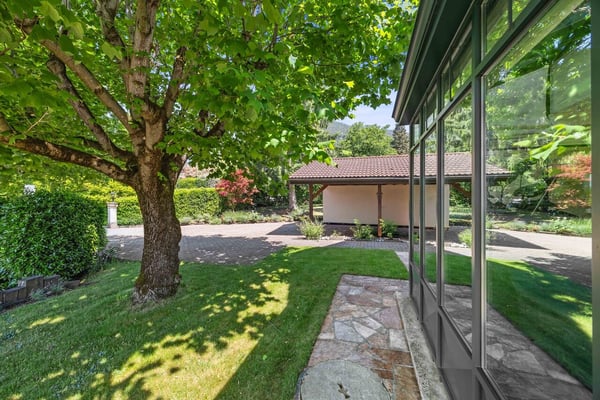 Magnifique villa jumelée avec grand jardin paysager. Coup de coeur! 6