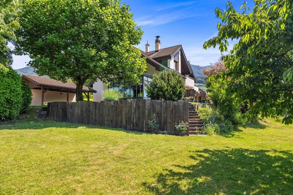 Magnifique villa jumelée avec grand jardin paysager. Coup de coeur! 8