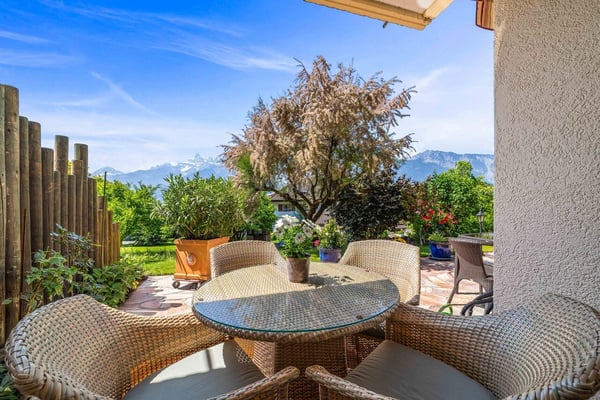 Magnifique villa jumelée avec grand jardin paysager. Coup de coeur! 1