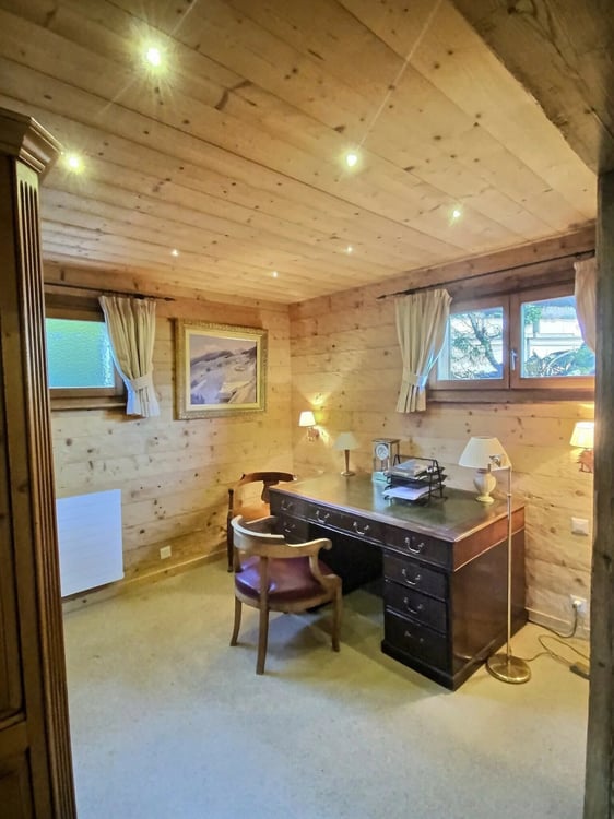 25 39 Chalet idéalement situé dans un style alpin tout confort 13