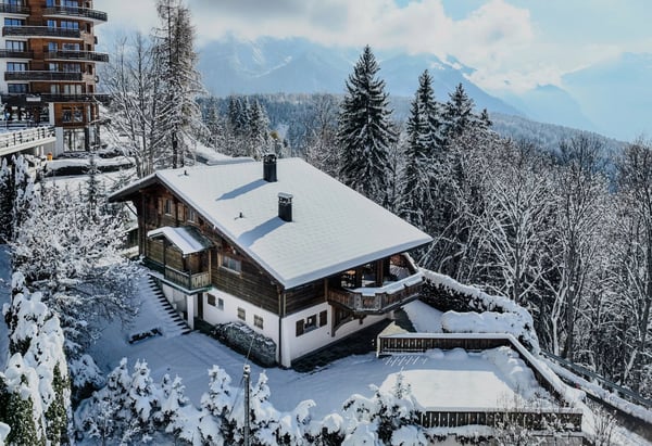 25 39 Chalet idéalement situé dans un style alpin tout confort 3