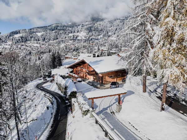 25 39 Chalet idéalement situé dans un style alpin tout confort 1