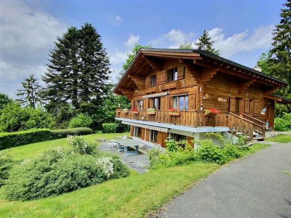 Magnificent chalet in a green setting, guaranteed charm 5
