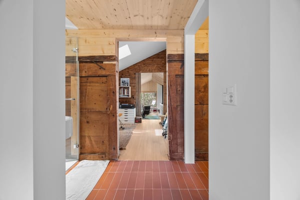 An exceptional chalet between plains and mountains, in the heart of Ollon municipality 3