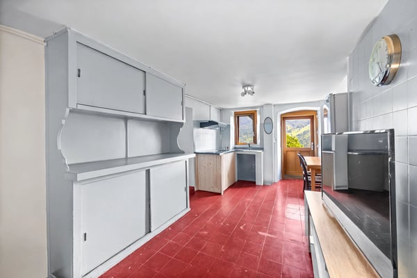 Mixed building offering various usage possibilities - To seize! 12