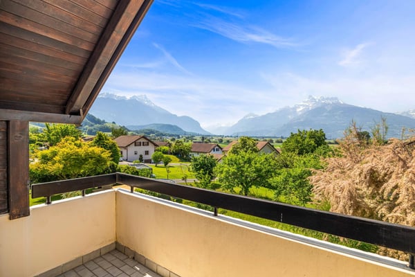 SPLENDID SEMI-DETACHED VILLA WITH LARGE LANDSCAPED GARDEN. LOVE AT FIRST SIGHT! 13
