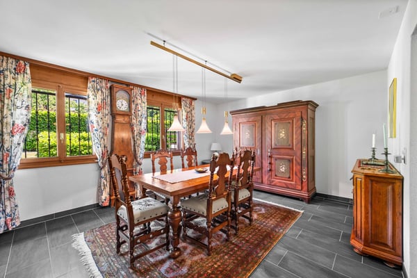 SPLENDID SEMI-DETACHED VILLA WITH LARGE LANDSCAPED GARDEN. LOVE AT FIRST SIGHT! 10