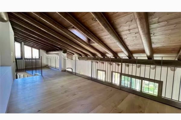 Charming duplex apartment in the historic center of Origlio 6