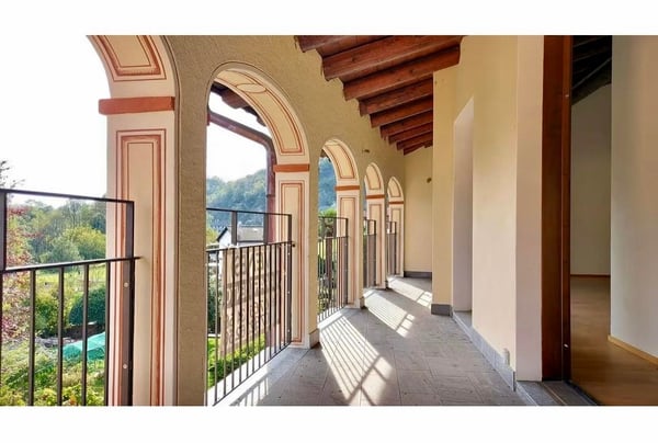 Charming duplex apartment in the historic center of Origlio 1