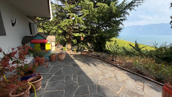 Lumineuse villa de standing dans cadre d’exception à Grandvaux, avec vue sur le lac et les vignobles 17
