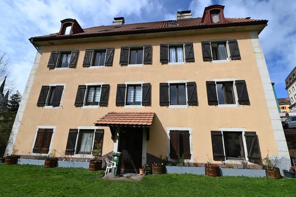 Bel appartement avec cachet et cheminée avec accès au jardin 2