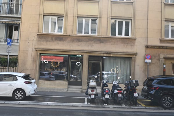 Locaux commerciaux avec deux appartements au coeur de Lausanne 13