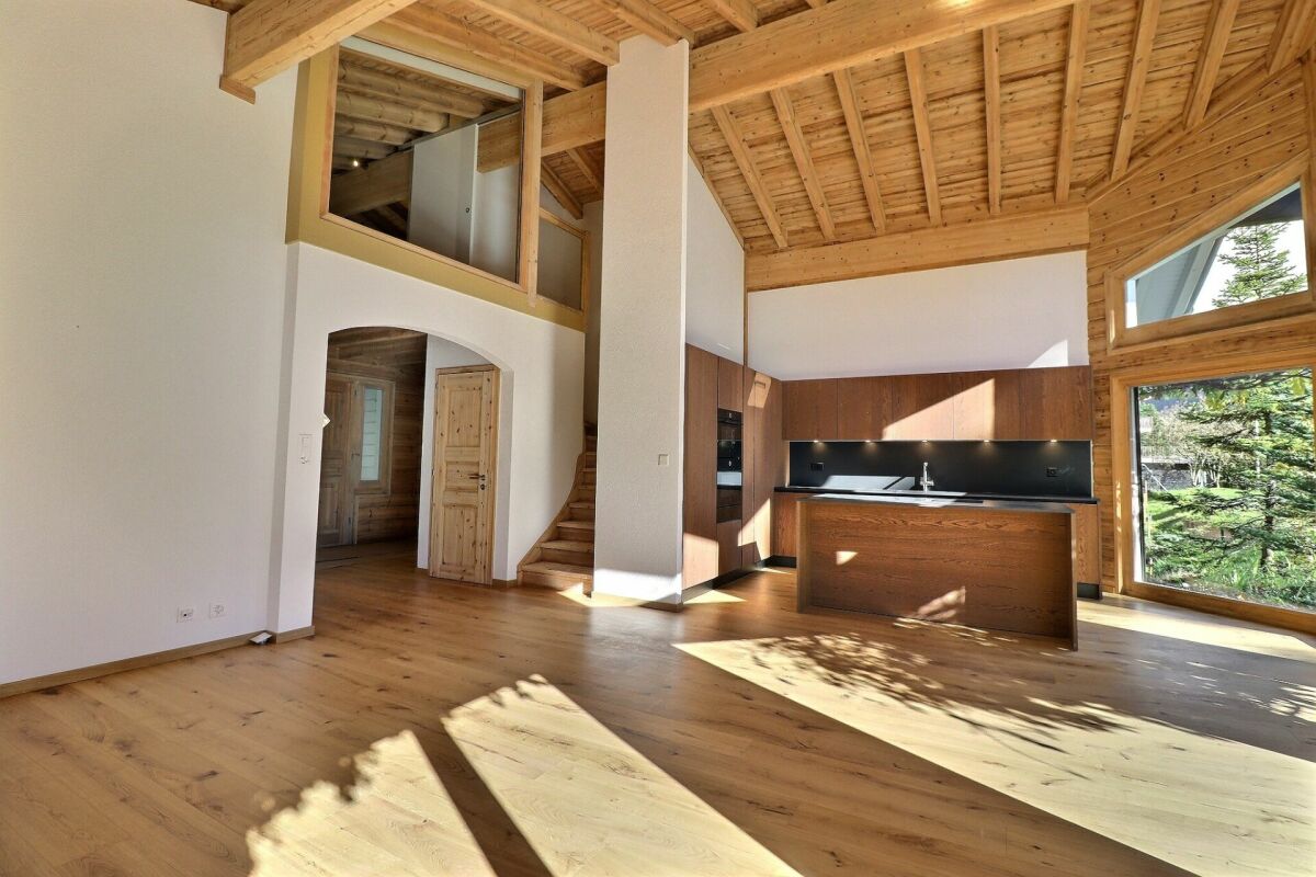 Chalet totalement rénové avec joli jardin arborisé