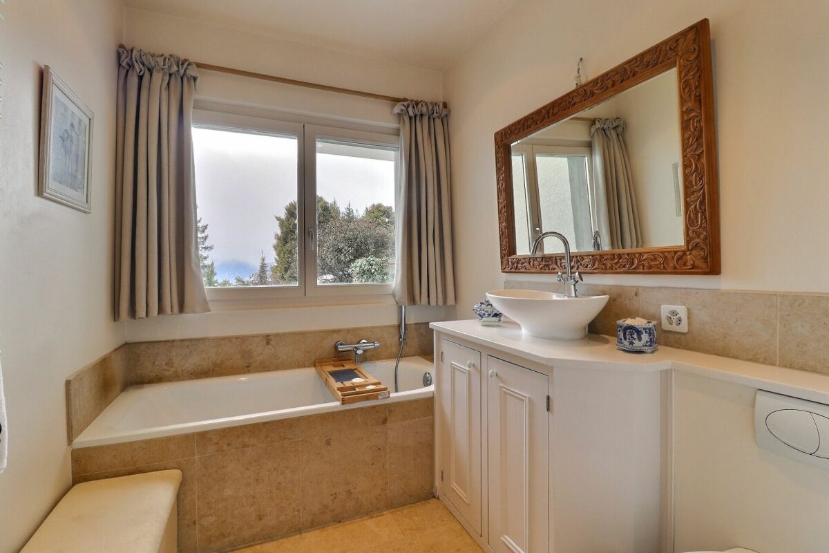 Three-story chalet in the residential complex with panoramic views of the Alps.
