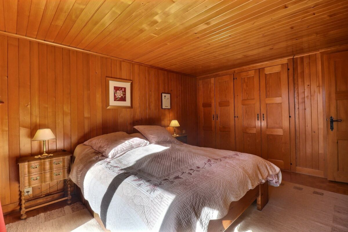Chalet de 9 pièces, proche du centre