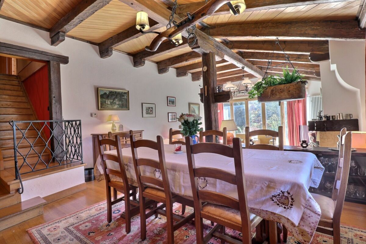 Chalet de 9 pièces, proche du centre