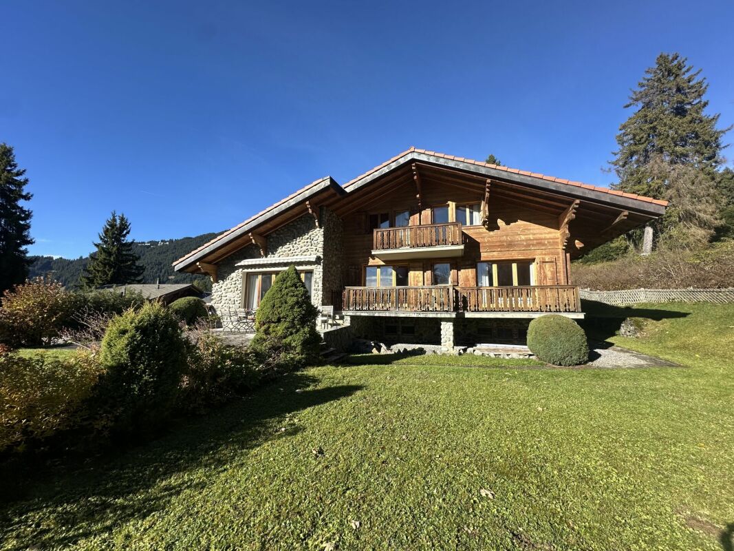 Chalet de 9 pièces, proche du centre