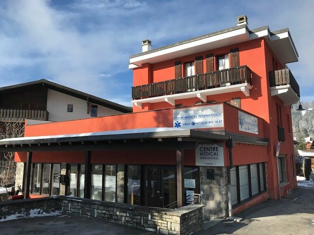 RED HOUSE - LOCAL COMMERCIAL A LOUER A L'ANNEE