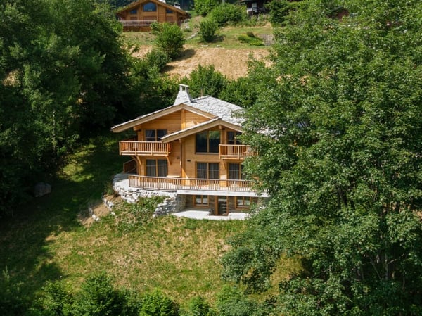 Chalet de 8 pièces avec vue imprenable 36