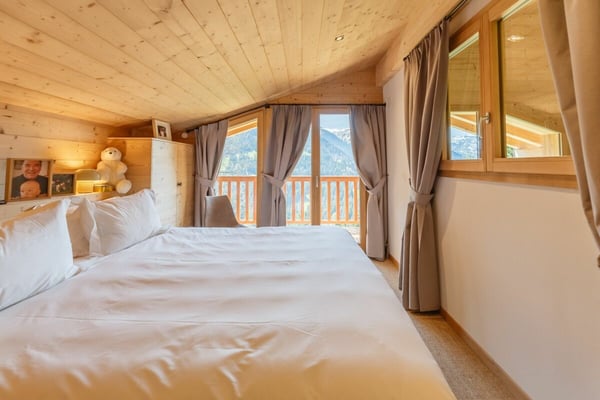 Chalet de 8 pièces avec vue imprenable 13