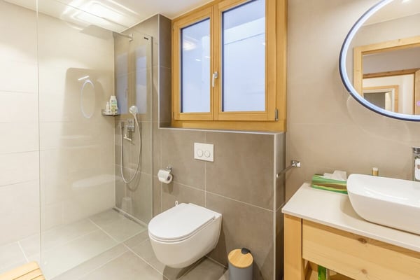 Chalet de 8 pièces avec vue imprenable 22