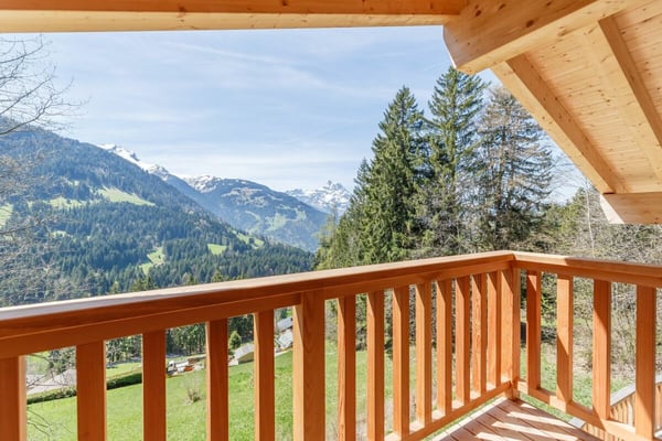 Chalet de 8 pièces avec vue imprenable 16