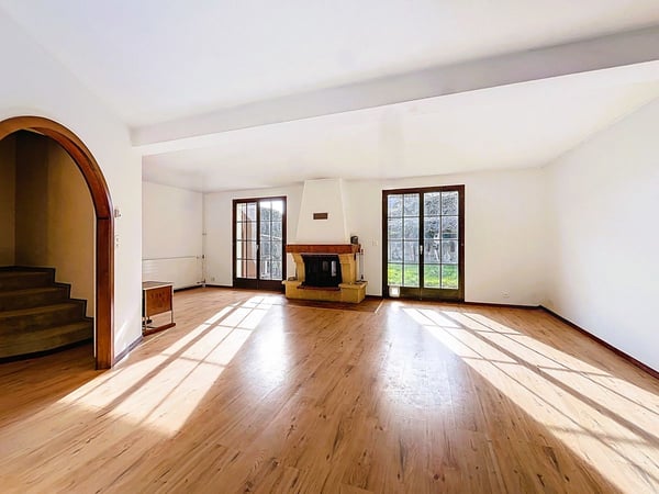 Belle villa à réinventer dans un cadre privilégié 3