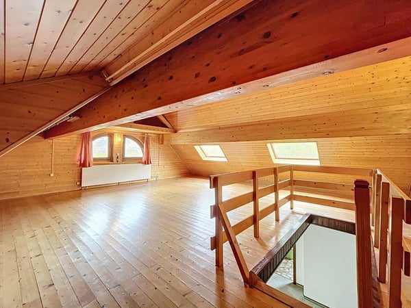 Belle villa à réinventer dans un cadre privilégié 11