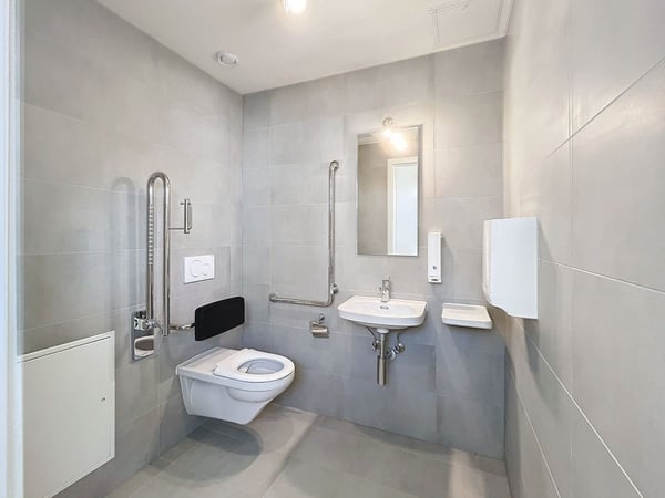 Local commercial de 20m2 + dépôt de 40m2 4