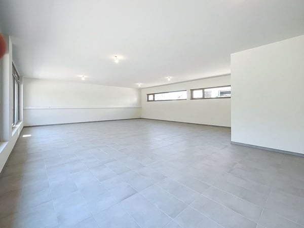 Local commercial de 20m2 + dépôt de 40m2 3