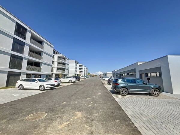 Local commercial de 20m2 + dépôt de 40m2 6