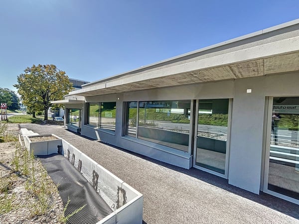 Local commercial de 20m2 + dépôt de 40m2 1