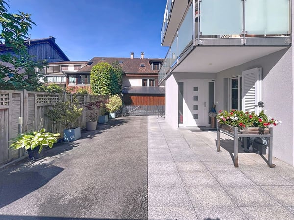 Coeur de Villeneuve: Immeuble de 3 appartements + parcelle constructible 3