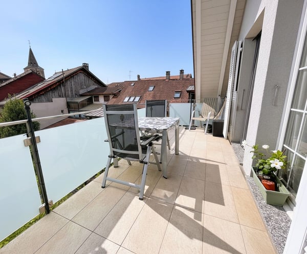 Coeur de Villeneuve: Immeuble de 3 appartements + parcelle constructible 5