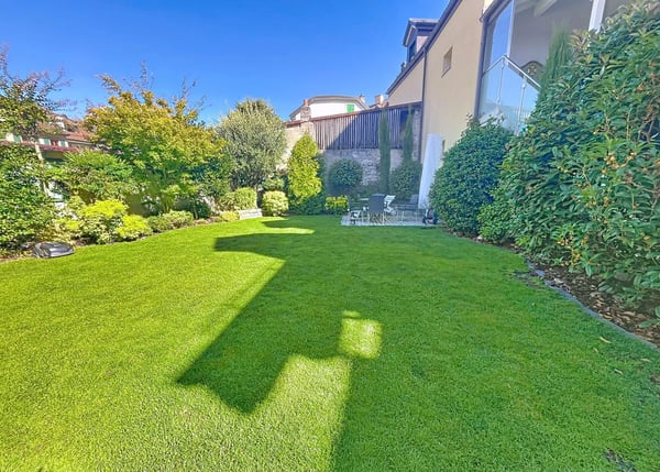 Coeur de Villeneuve: Immeuble de 3 appartements + parcelle constructible 6