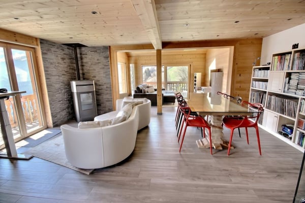 MAGNIFIQUE CHALET DE 2 APPARTEMENTS 3