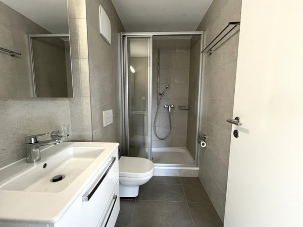 Beau Studio avec grand balcon à Ropraz 5