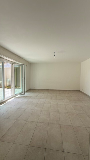 Appartement de 5.5 pièces d'env. 140 m2 au rez avec terrasse 3