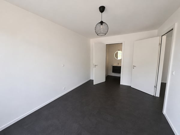 Bureaux / cabinet moderne de 3.5 pièces au 4ème étage 2