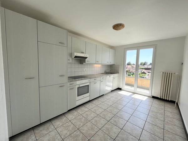 Grand 2.5 pièces avec balcon à Echallens 1