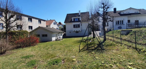 RARE : terrain à bâtir avec maison individuelle au quartier du Jura 2