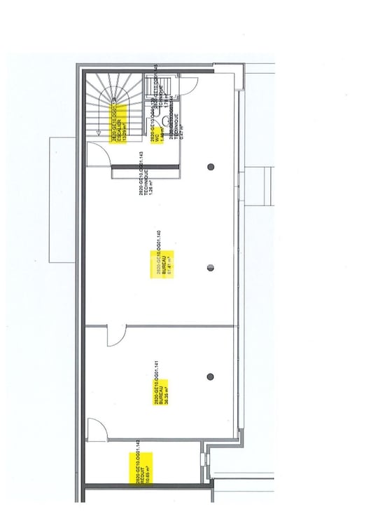 Locaux commerciaux idéalement situé au coeur de la Ville. 3