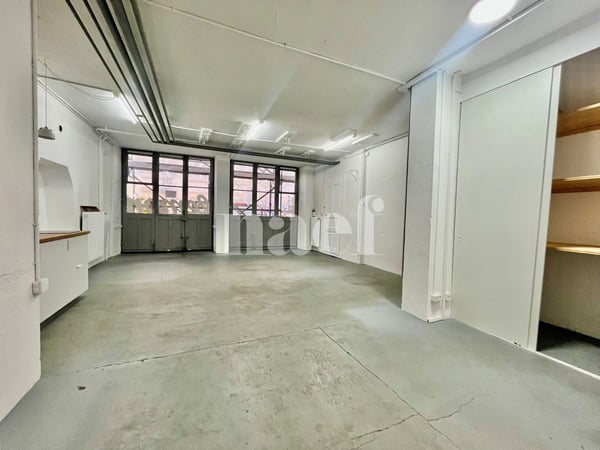 Nouveau Loyer - Local commercial/showroom avec vitrine de 15 m1 3