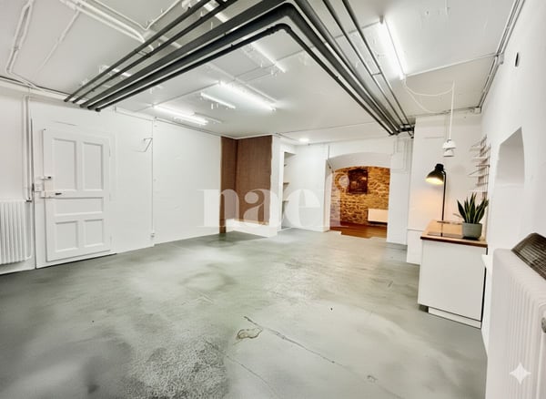 Nouveau Loyer - Local commercial/showroom avec vitrine de 15 m1 2