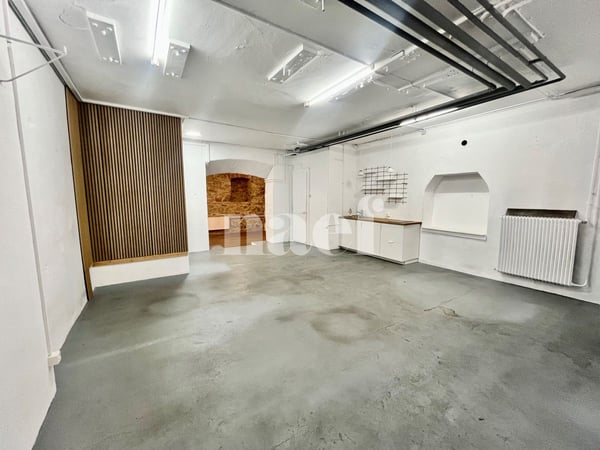 Nouveau Loyer - Local commercial/showroom avec vitrine de 15 m1 5