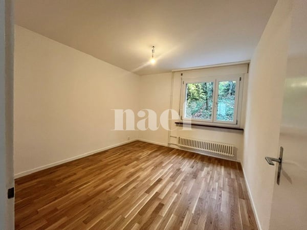 Tréb bel appartement rénové avec balcon 6
